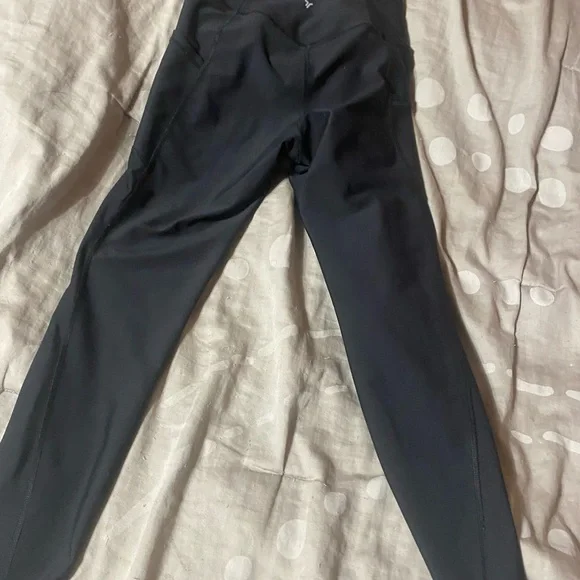 Old Navy Women's Black Leggings - Picture 4 of 5